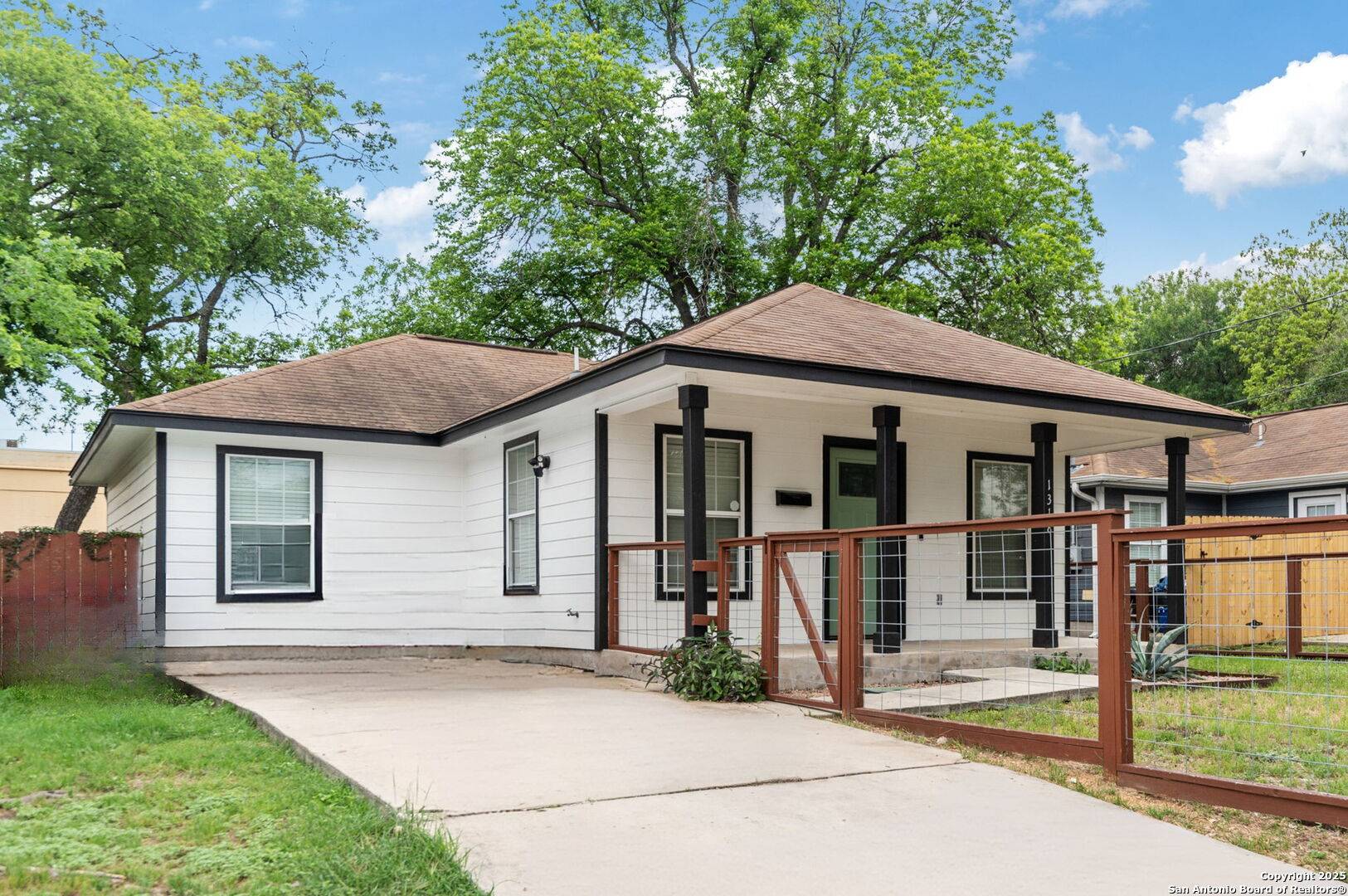 San Antonio, TX 78202,1318 Dawson St
