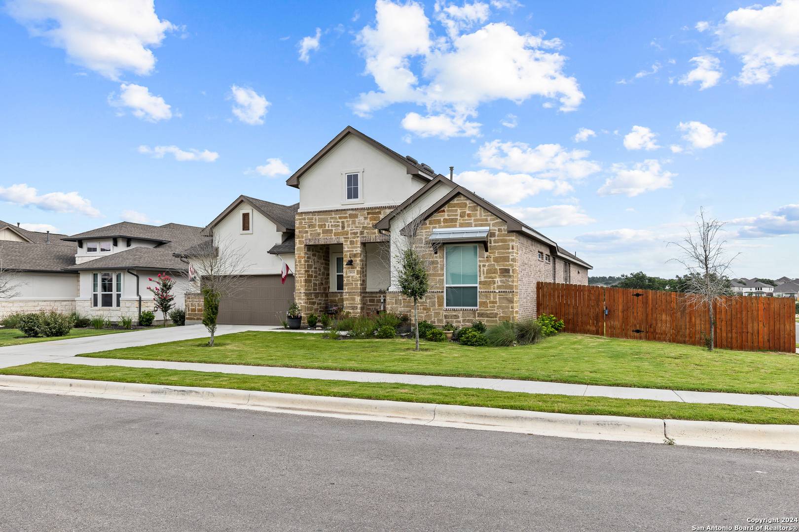 New Braunfels, TX 78132,1624 DIRNDL
