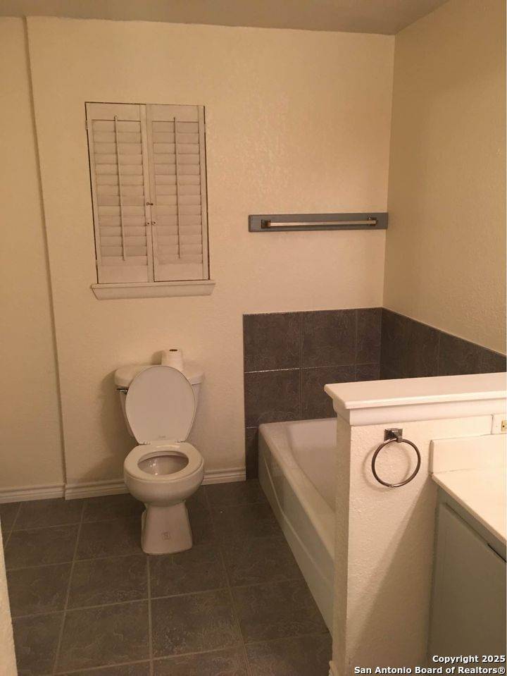 Uvalde, TX 78801,2113 Hackberry