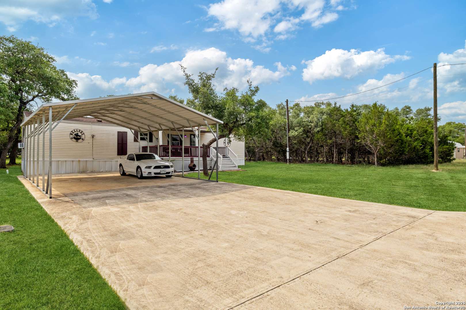 Bandera, TX 78003,696 Pr 1512