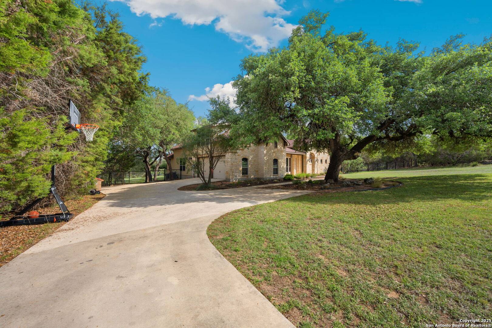 Bulverde, TX 78163,30406 SADDLERIDGE