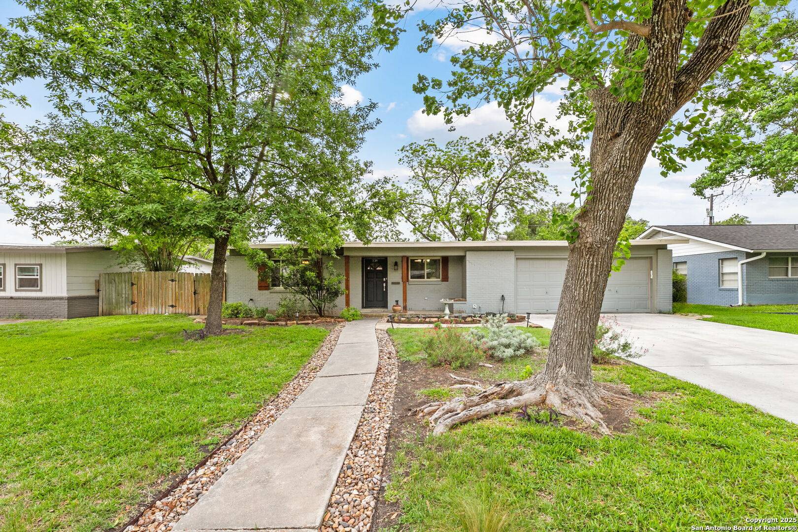 San Antonio, TX 78209,338 Tophill