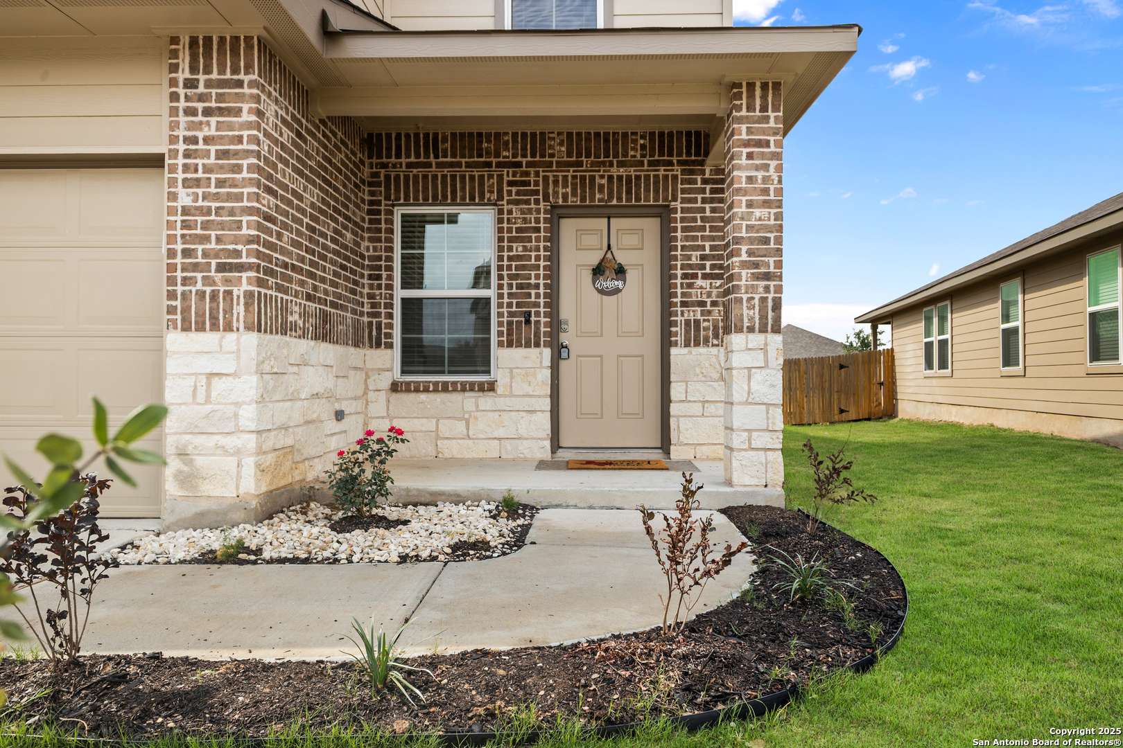 Floresville, TX 78114,117 Hogans Aly
