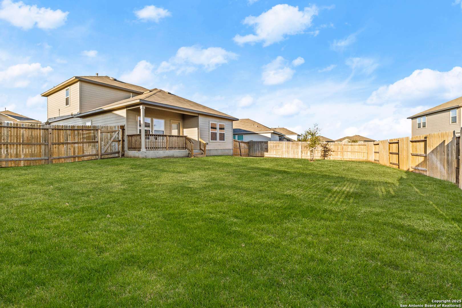 Floresville, TX 78114,117 Hogans Aly