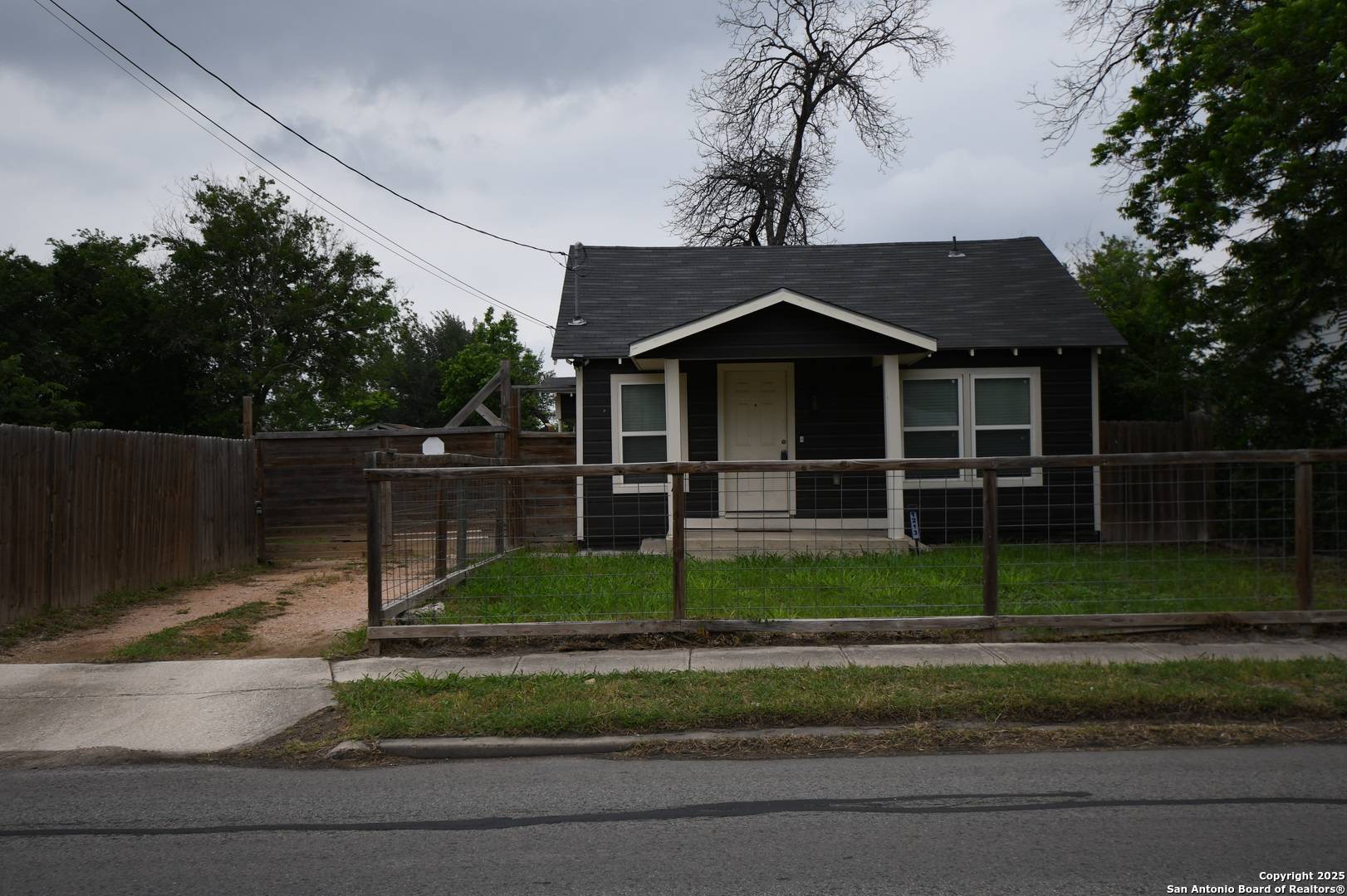 San Antonio, TX 78211,1213 Southcross