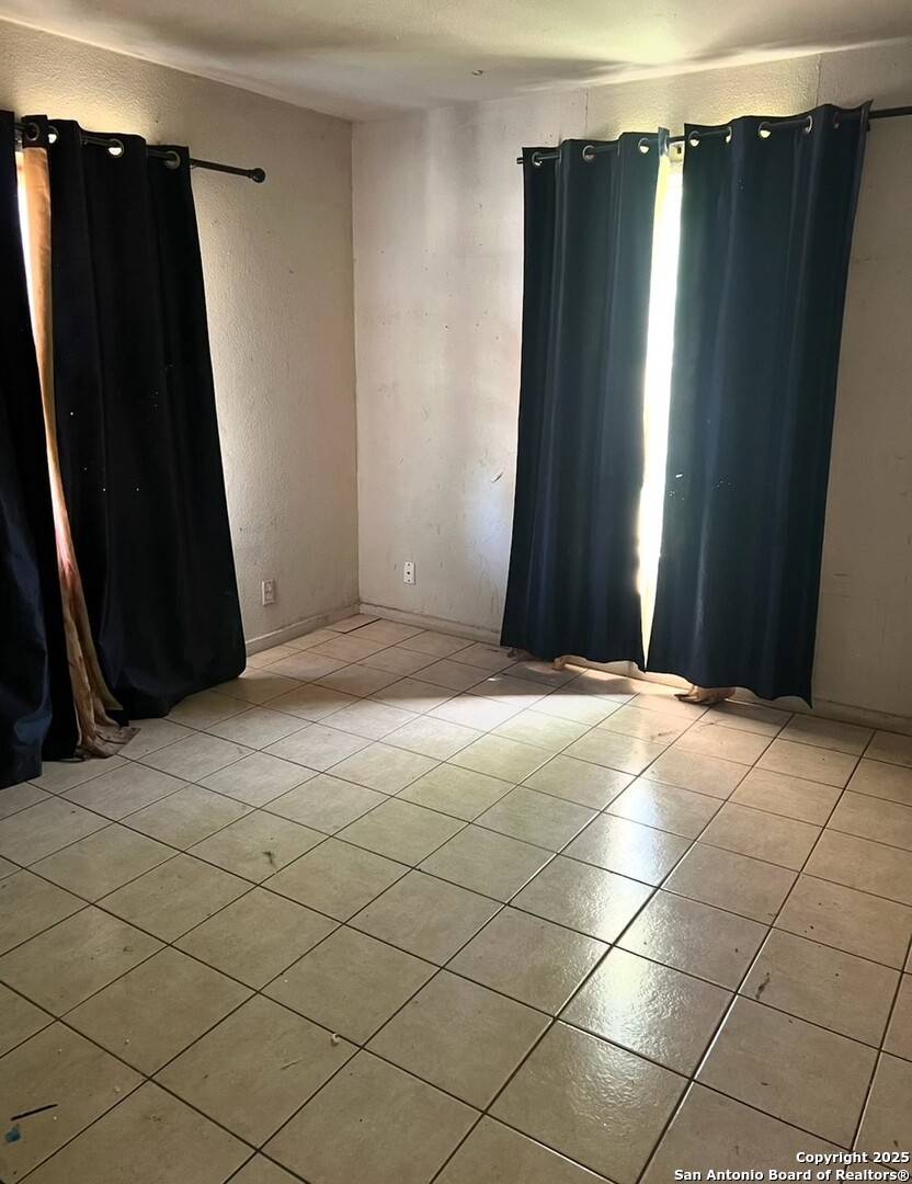 San Antonio, TX 78207,223 SW 19th Street