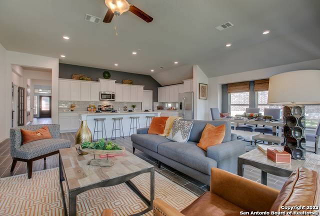 Seguin, TX 78155,8923 Turkey Creek
