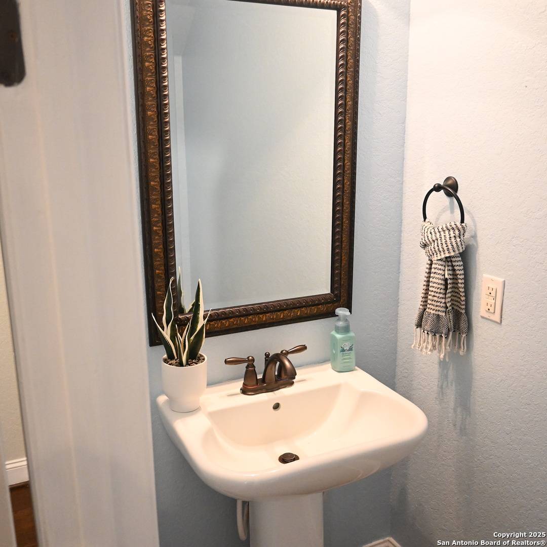 San Antonio, TX 78261,25726 Willard Path
