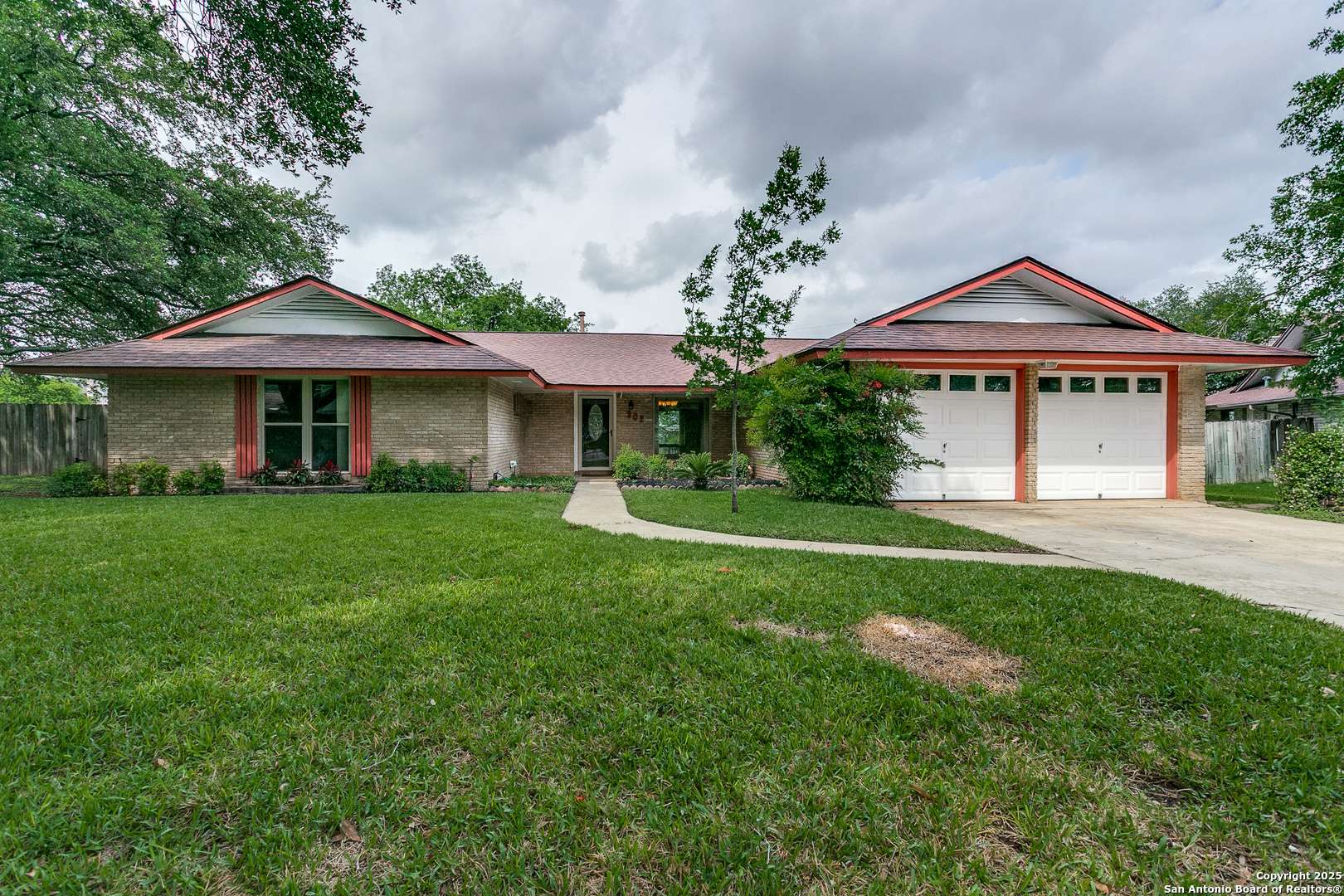 Windcrest, TX 78239,302 Westwind