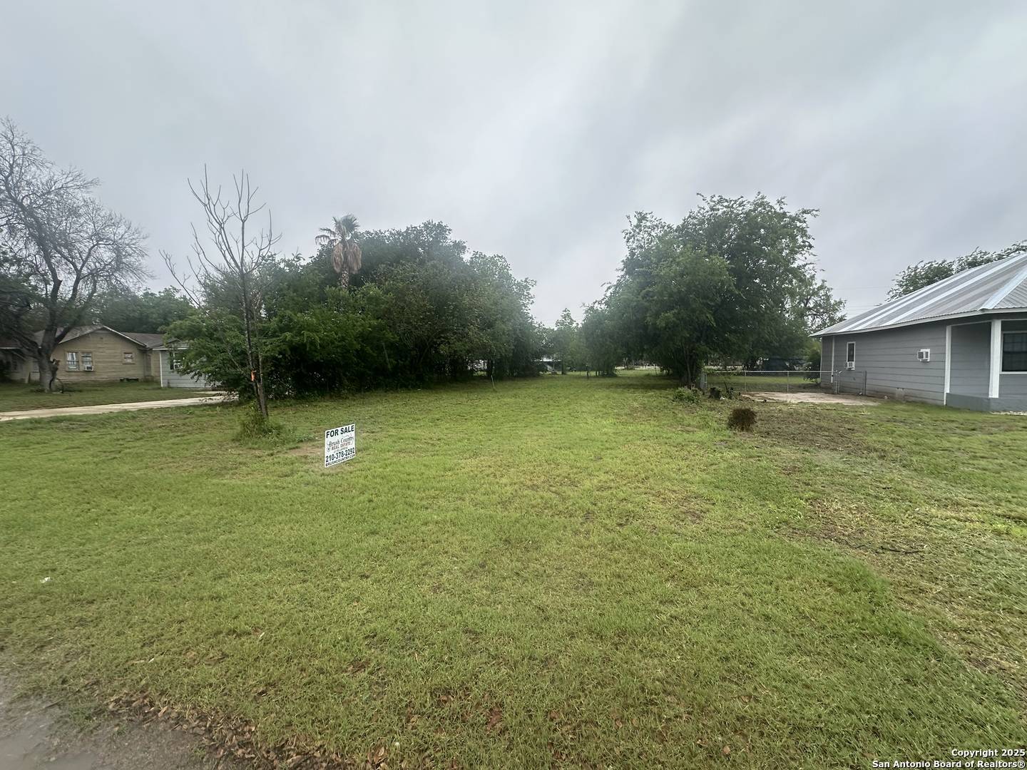 Devine, TX 78052,409 1/2 Davis