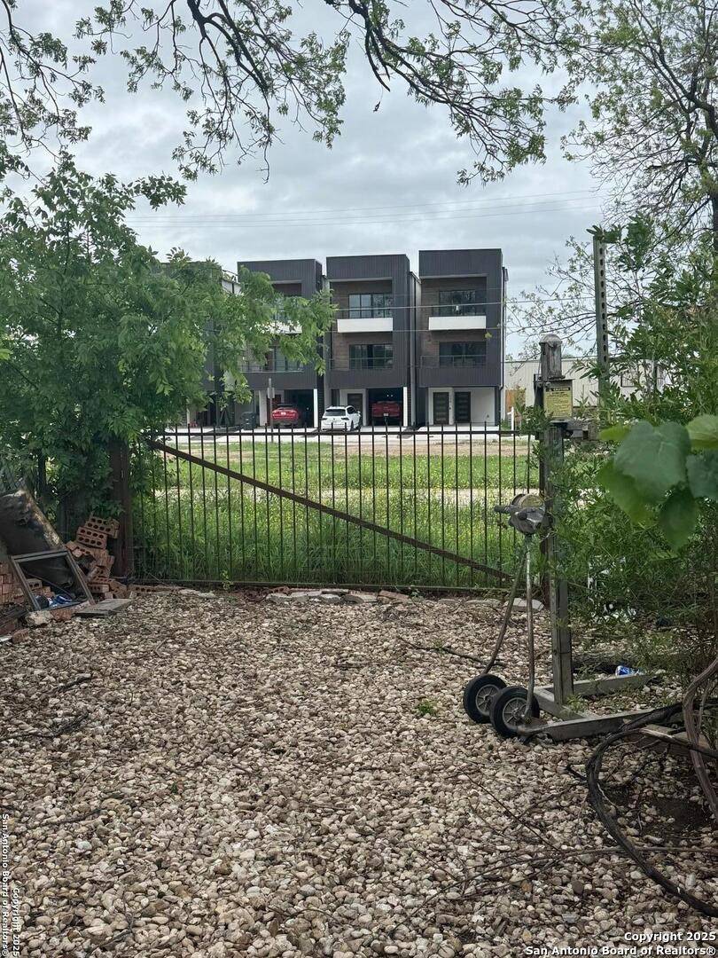 San Antonio, TX 78204,124 Fest