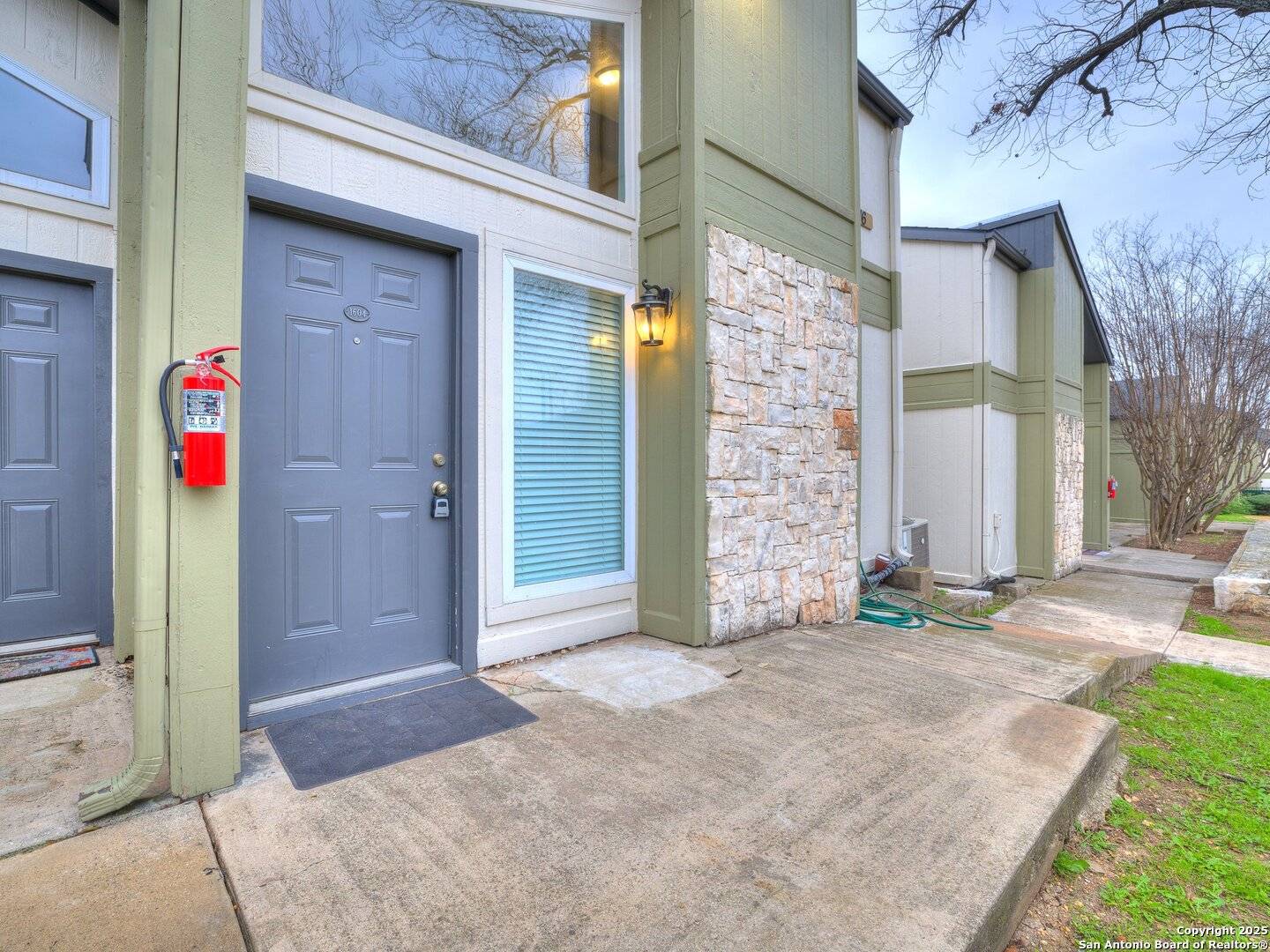 San Antonio, TX 78209-2567,100 LORENZ RD UNIT 1604