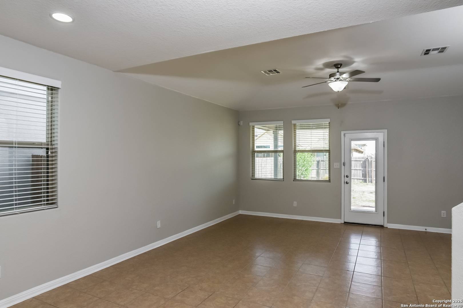 San Antonio, TX 78245,11337 Charismatic