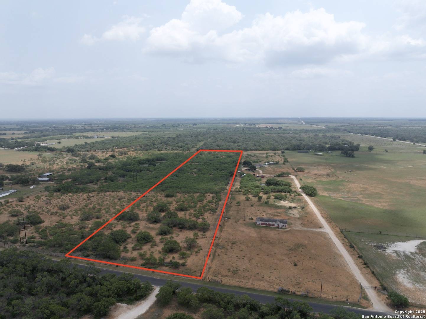 Jourdanton, TX 78026,12 AC CR 307