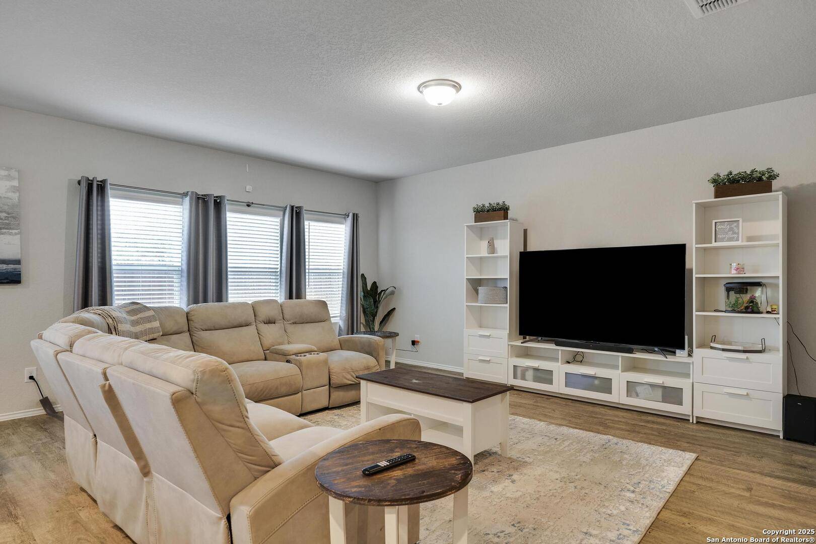 San Antonio, TX 78252,6039 Olson Blfs