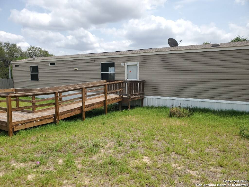 Elmendorf, TX 78112,4818 Waterwood Pass
