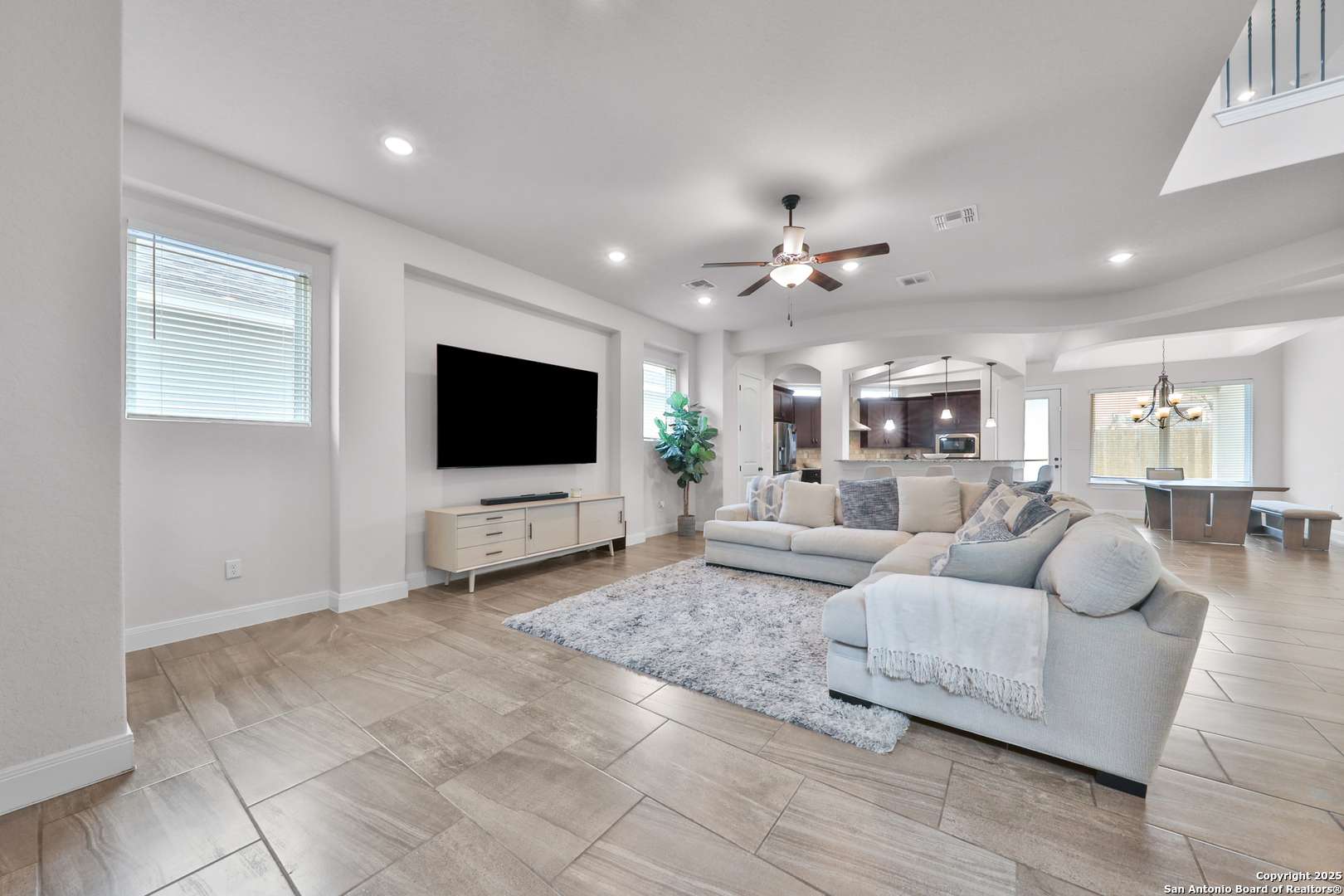 San Antonio, TX 78233,6514 Comanche Post