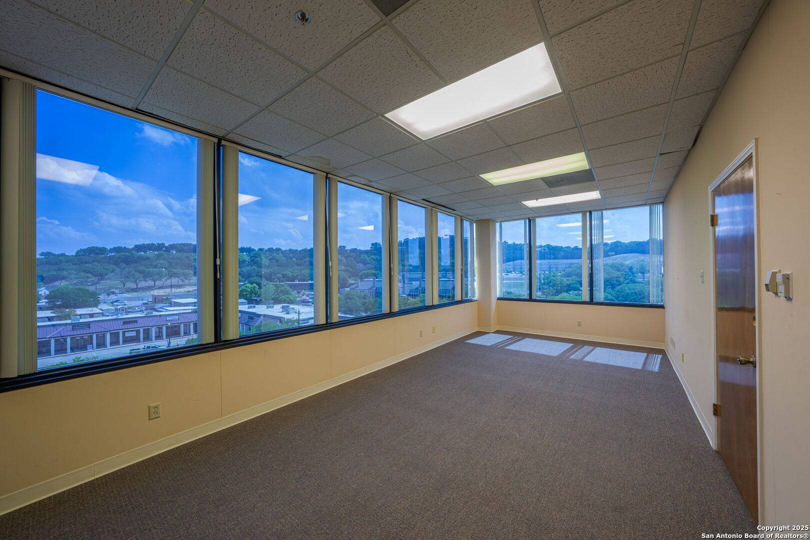 Kerrville, TX 78028,222 sidney baker UNIT 435