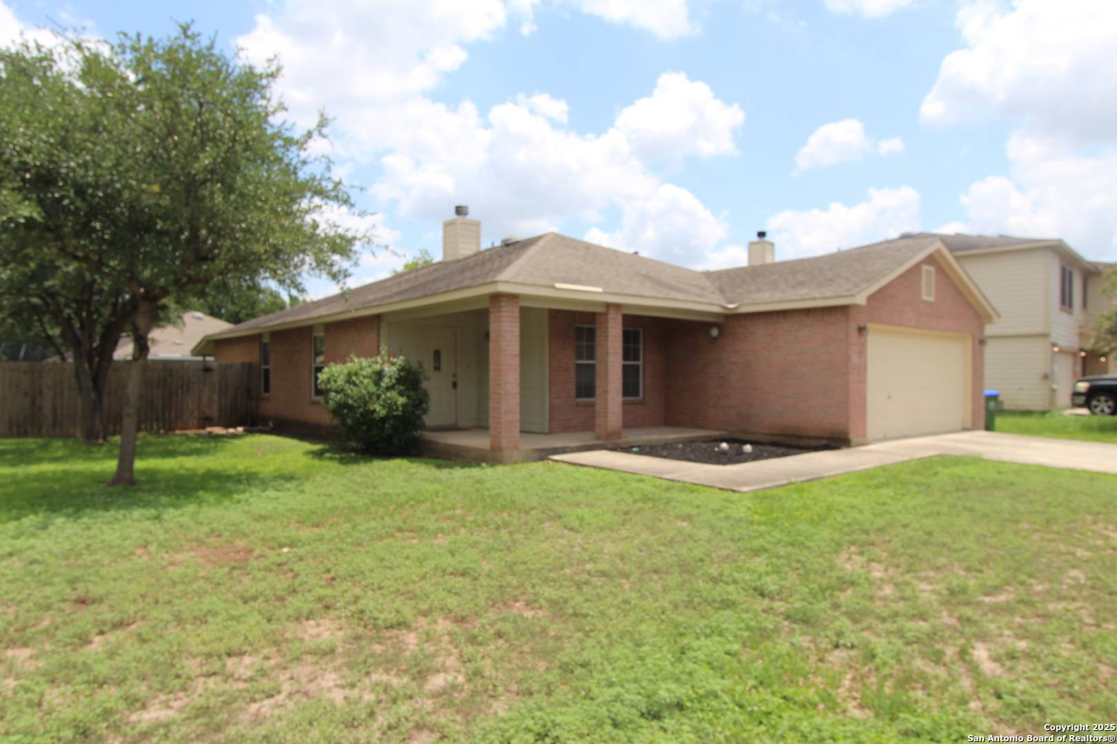 Selma, TX 78154-3869,16326 APPALOOSA OAK