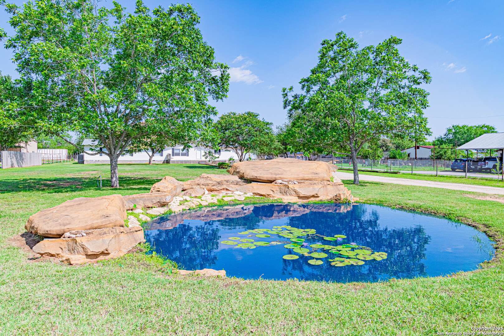 Elmendorf, TX 78112,14305 Streich