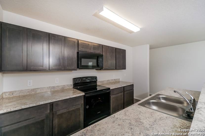 San Antonio, TX 78211,3827 Somers Crest