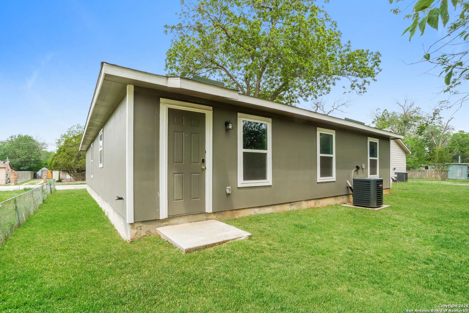 Seguin, TX 78155,1331 Hidalgo
