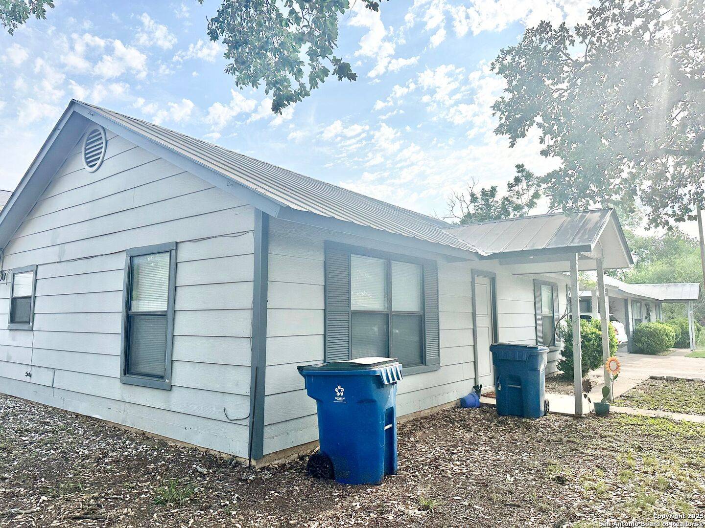 Pleasanton, TX 78064,401/403 Adams