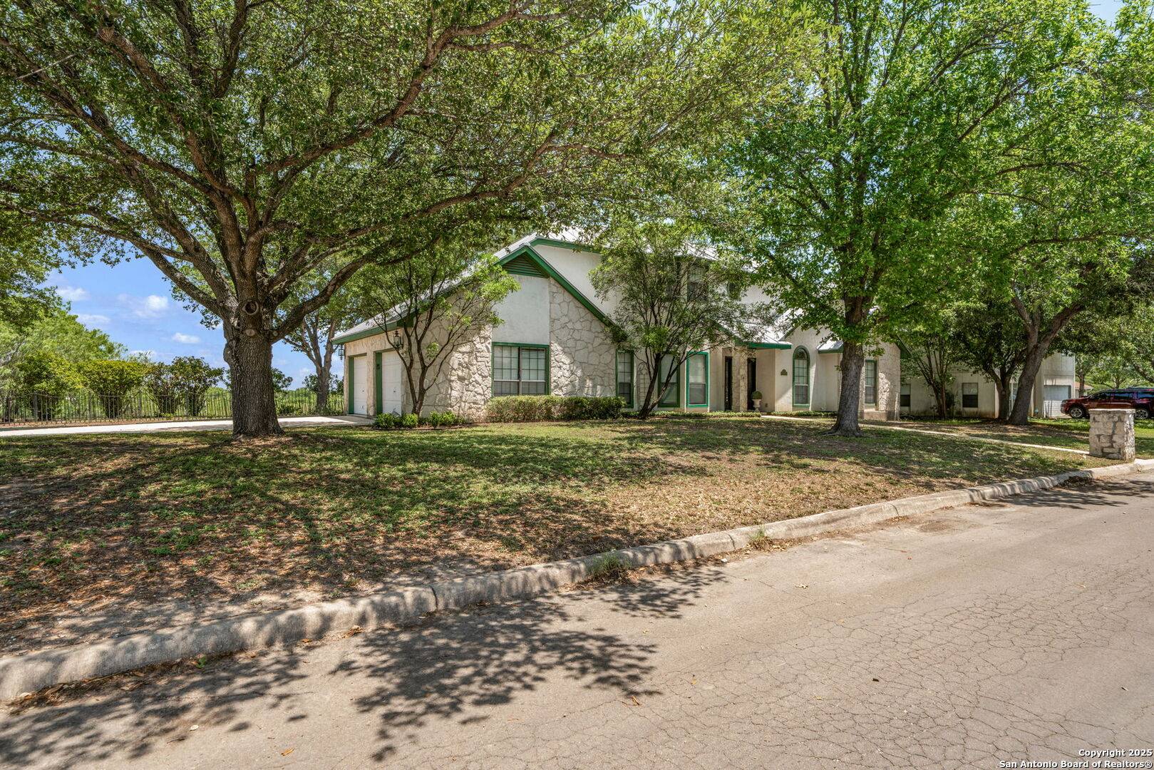 Castroville, TX 78009,107 River Knoll