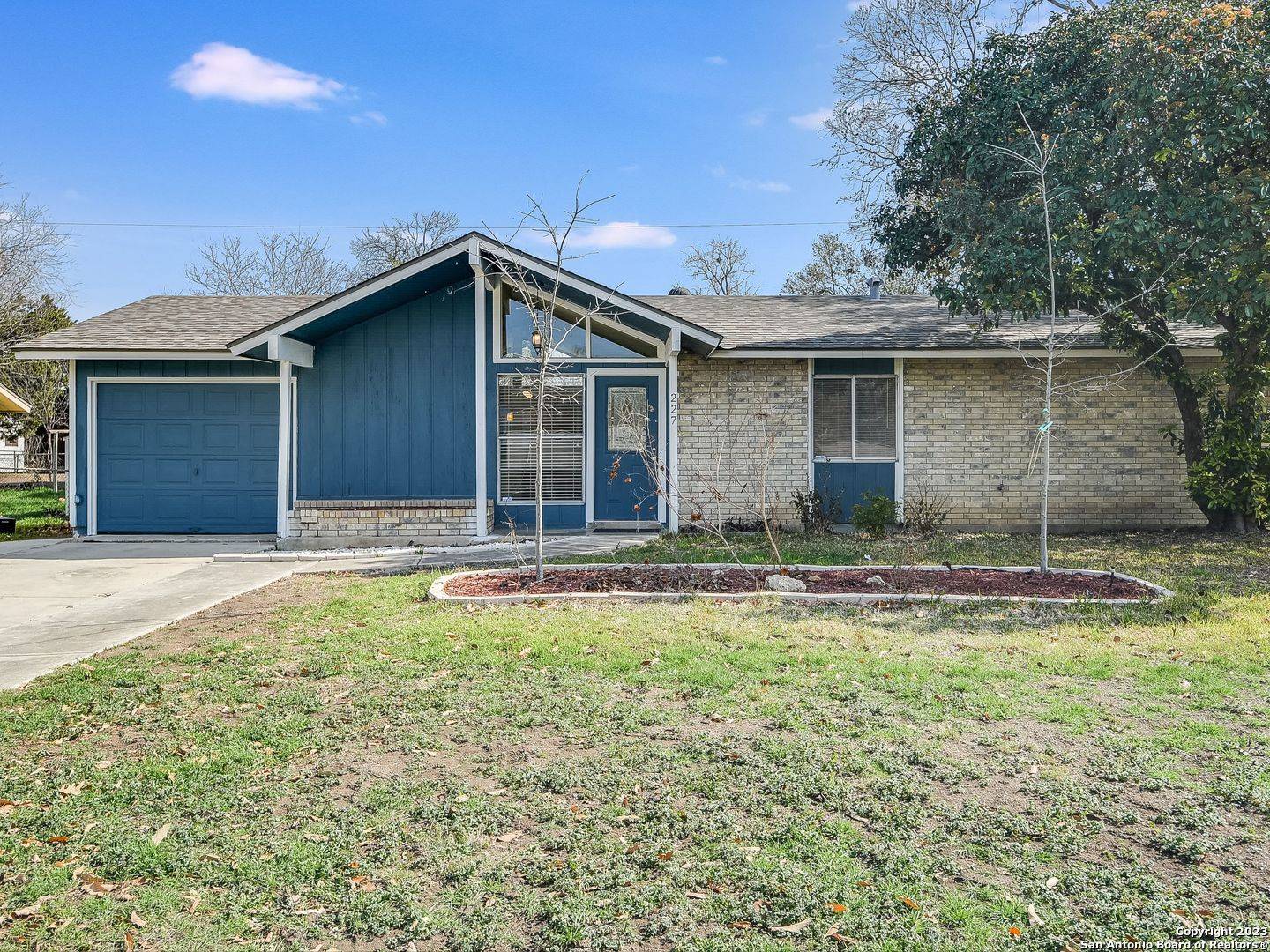 Live Oak, TX 78233,227 Shin Oak