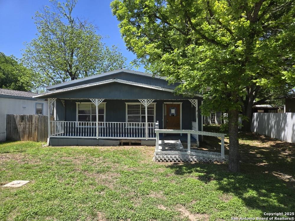 Ingram, TX 78025,301 Ingram
