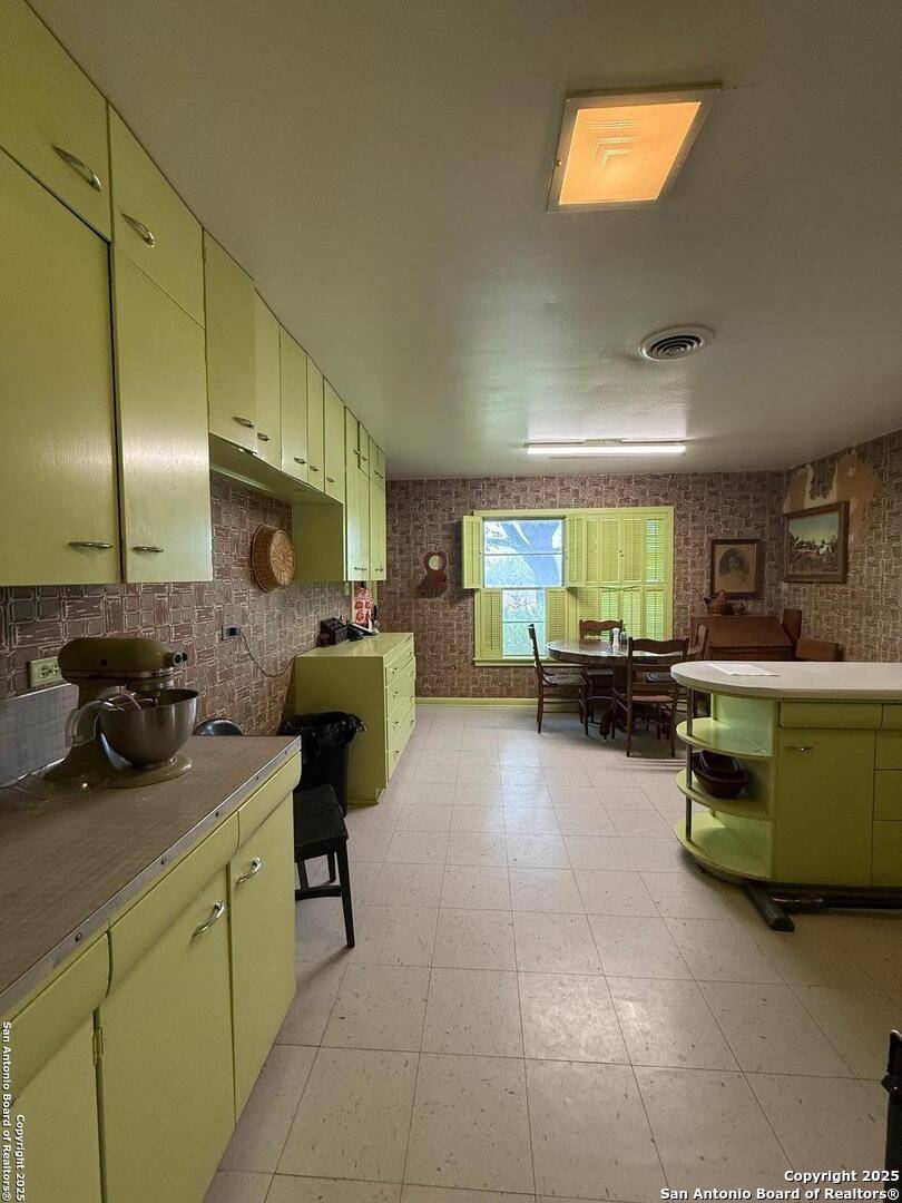 Crystal City, TX 78839,520 N 12th