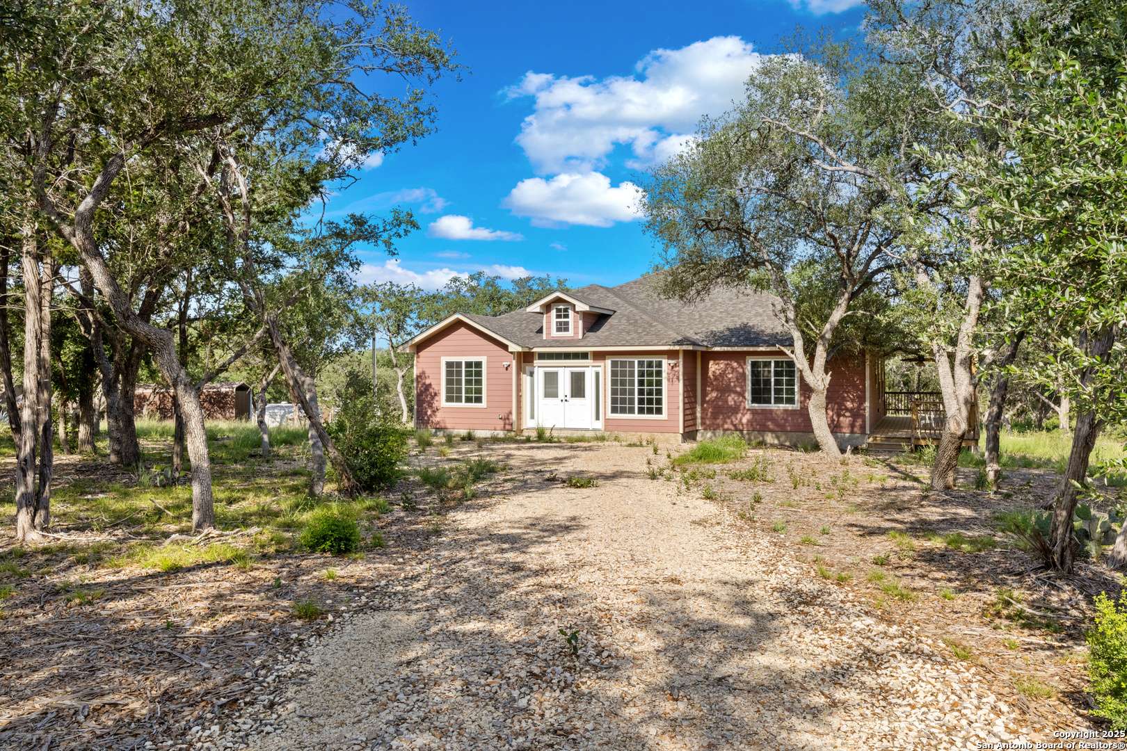Hondo, TX 78861,423 County Road 2471