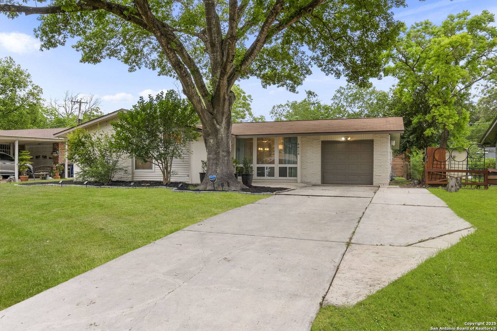 San Antonio, TX 78218,4434 Eisenhauer