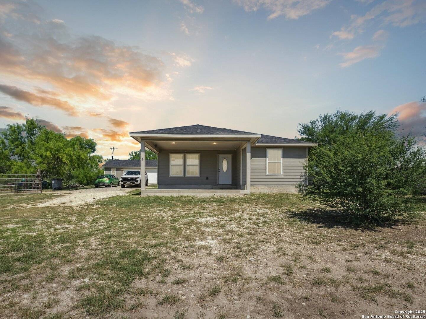 Natalia, TX 78059,166 County Road 5719