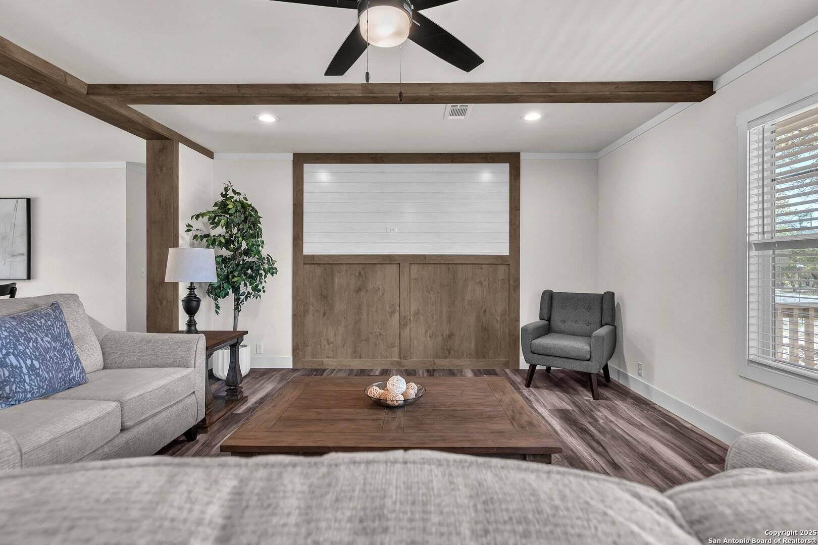 La Vernia, TX 78121,148 Syrah St