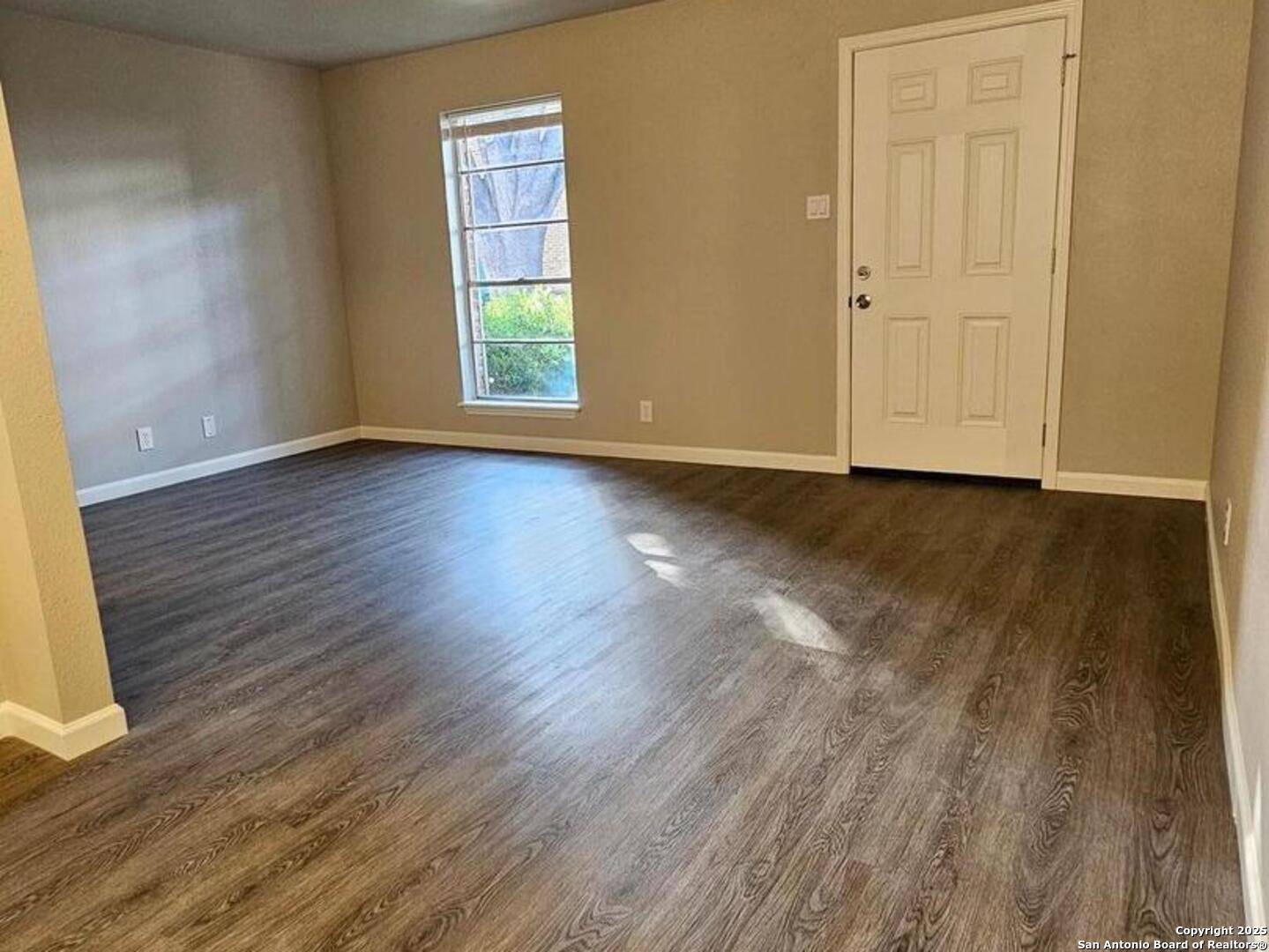 San Antonio, TX 78217-5772,2811 WOODBURY DR UNIT 302
