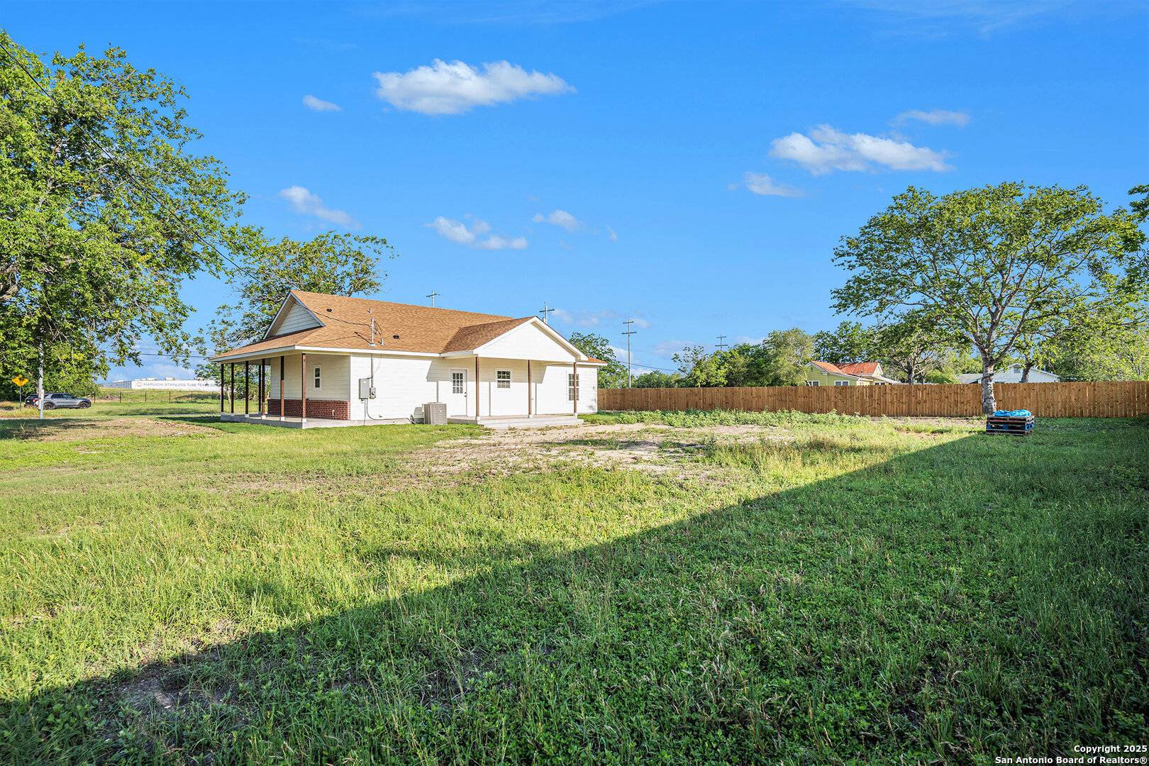 Seguin, TX 78155,1615 Guadalupe
