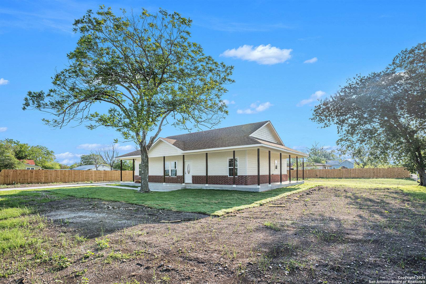 Seguin, TX 78155,1615 Guadalupe