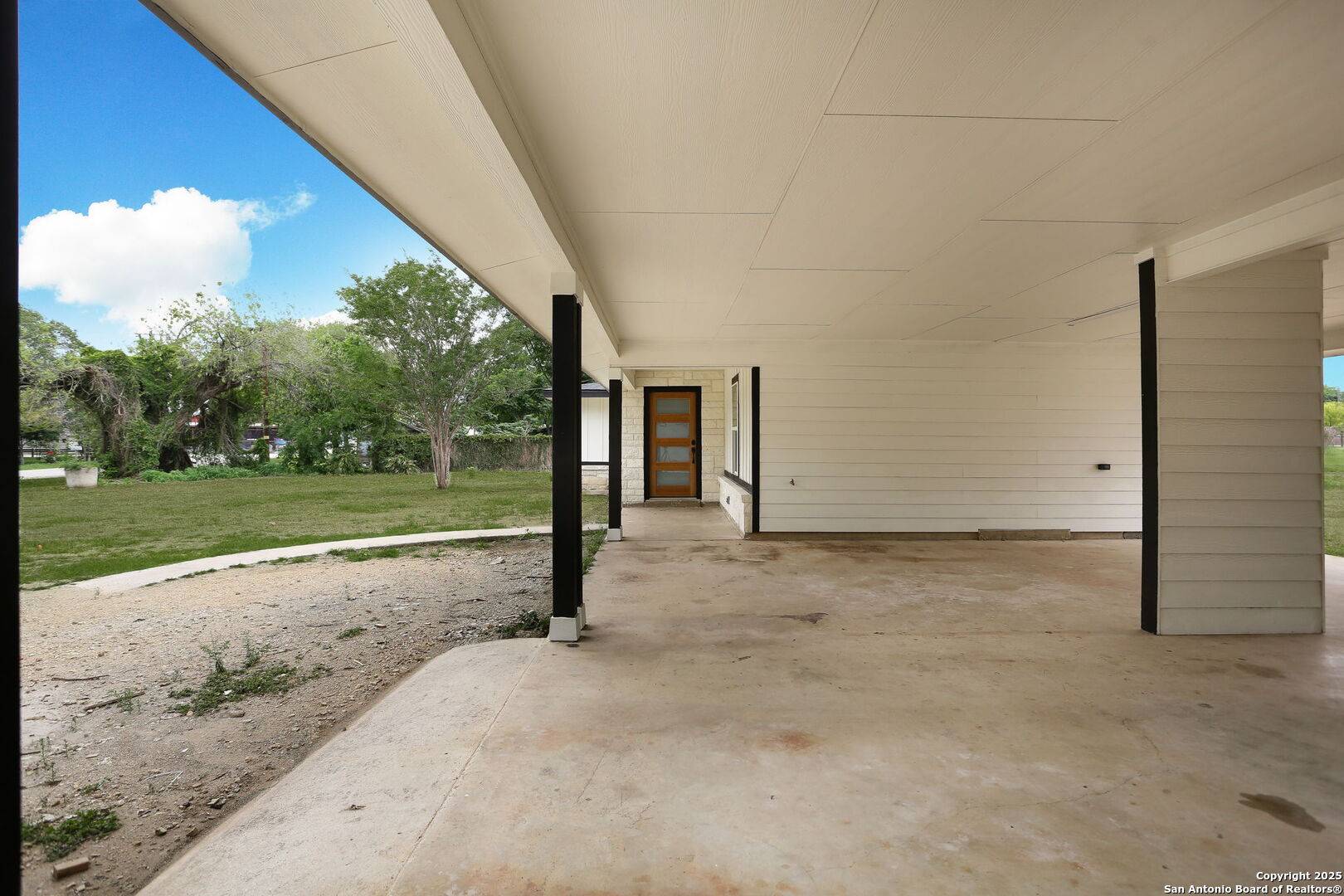 Somerset, TX 78069,8160 E. 6th St