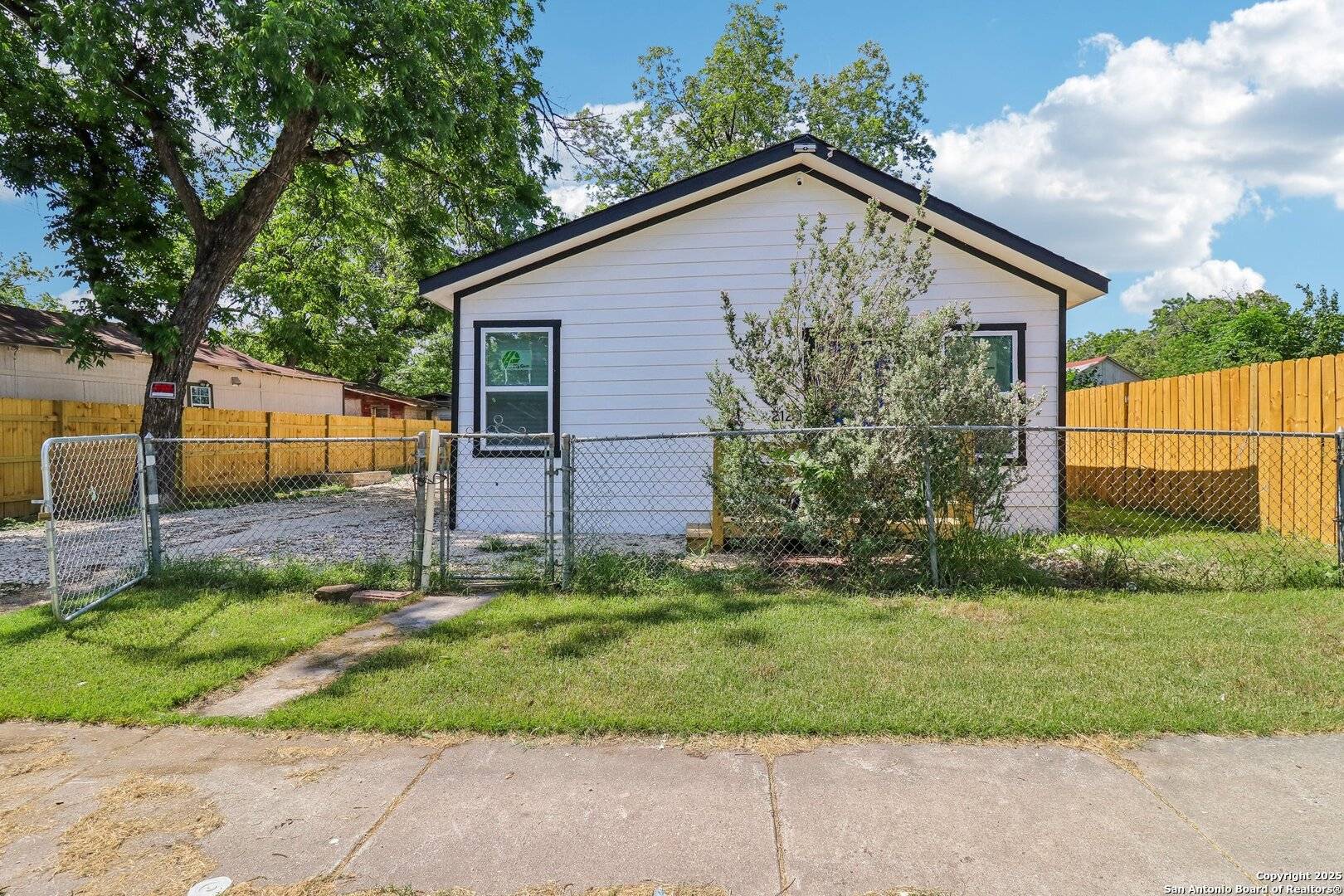 San Antonio, TX 78207,2120 San Fernando