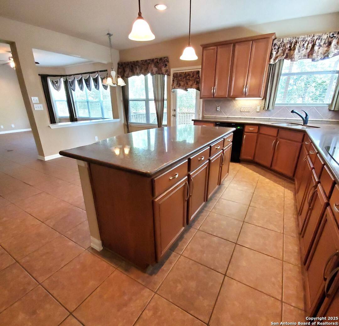 Cibolo, TX 78108-3293,310 ROYAL TROON DR