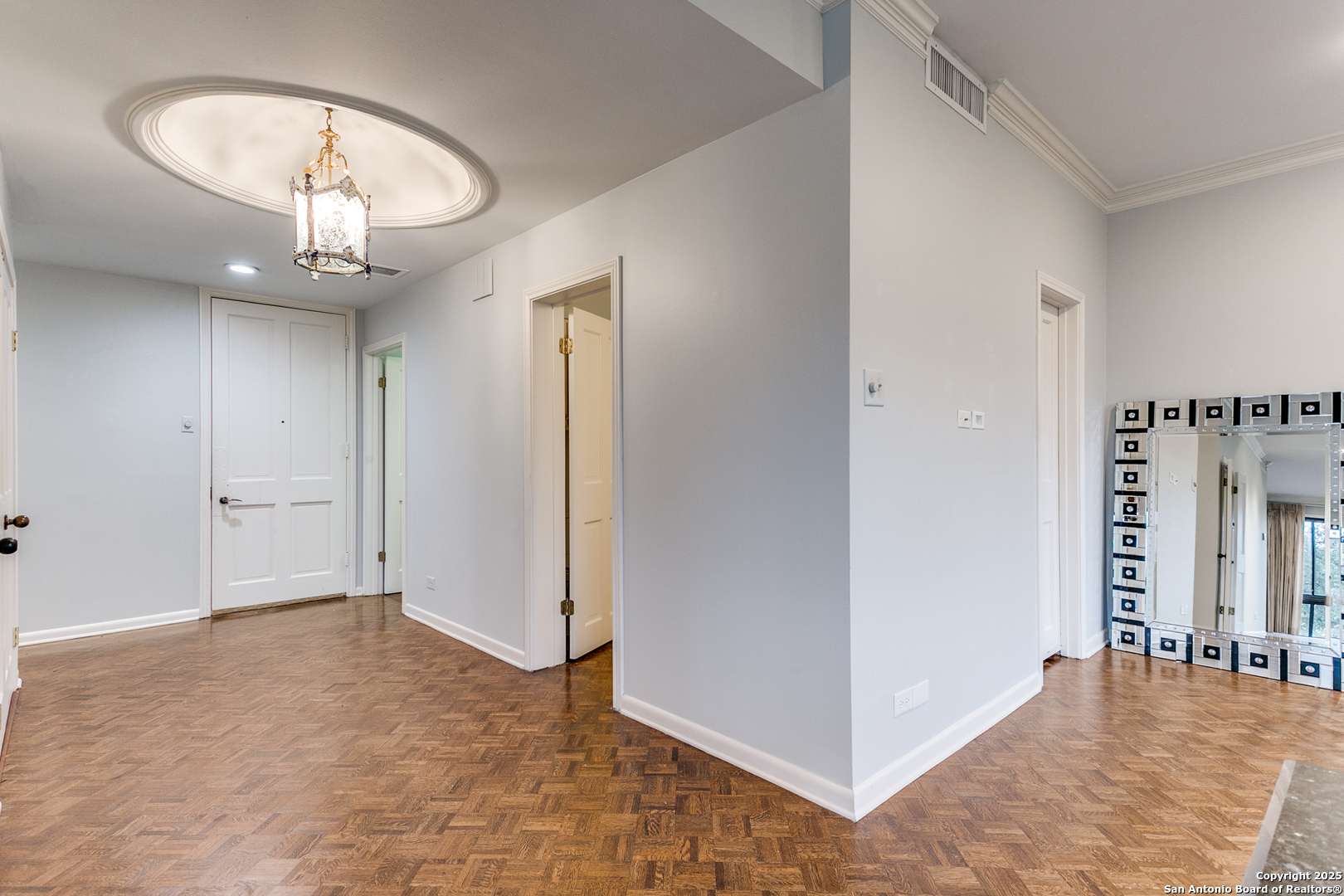 San Antonio, TX 78209,4001 New Braunfels UNIT 202