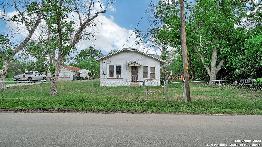 Cibolo, TX 78108,270 Country Ln