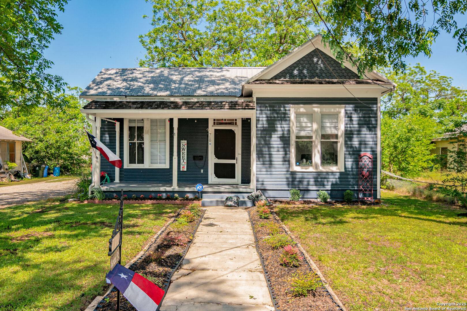 Seguin, TX 78155,710 Bowie