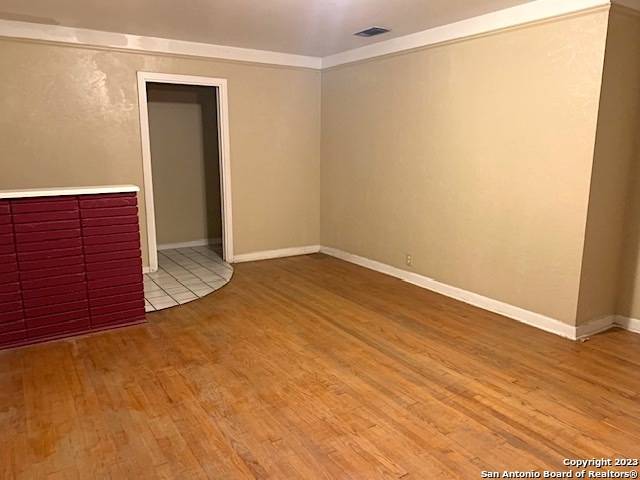 San Antonio, TX 78216,330 redcliff