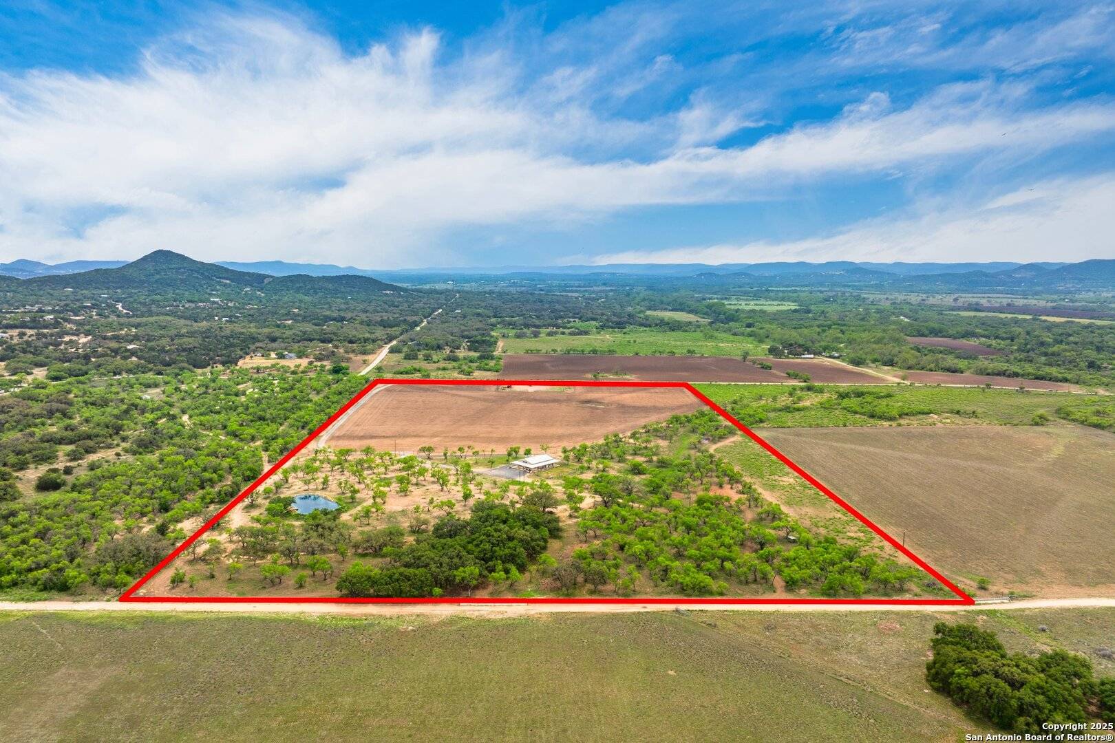 Utopia, TX 78884,1065 B & R