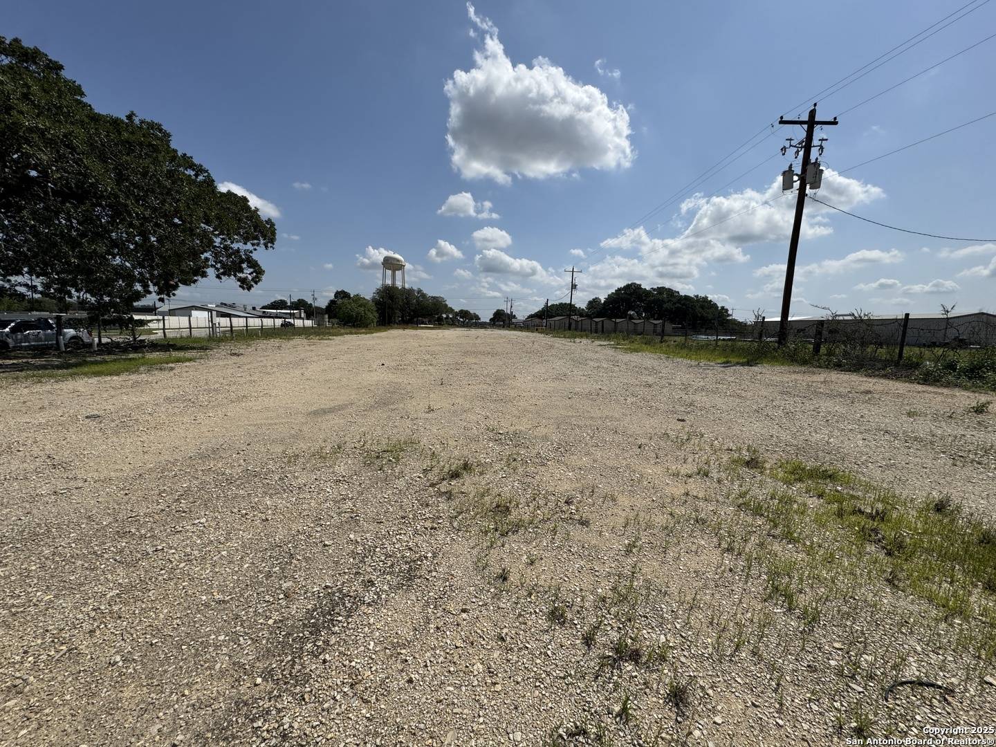 Floresville, TX 78114,6647 US Highway 181 N