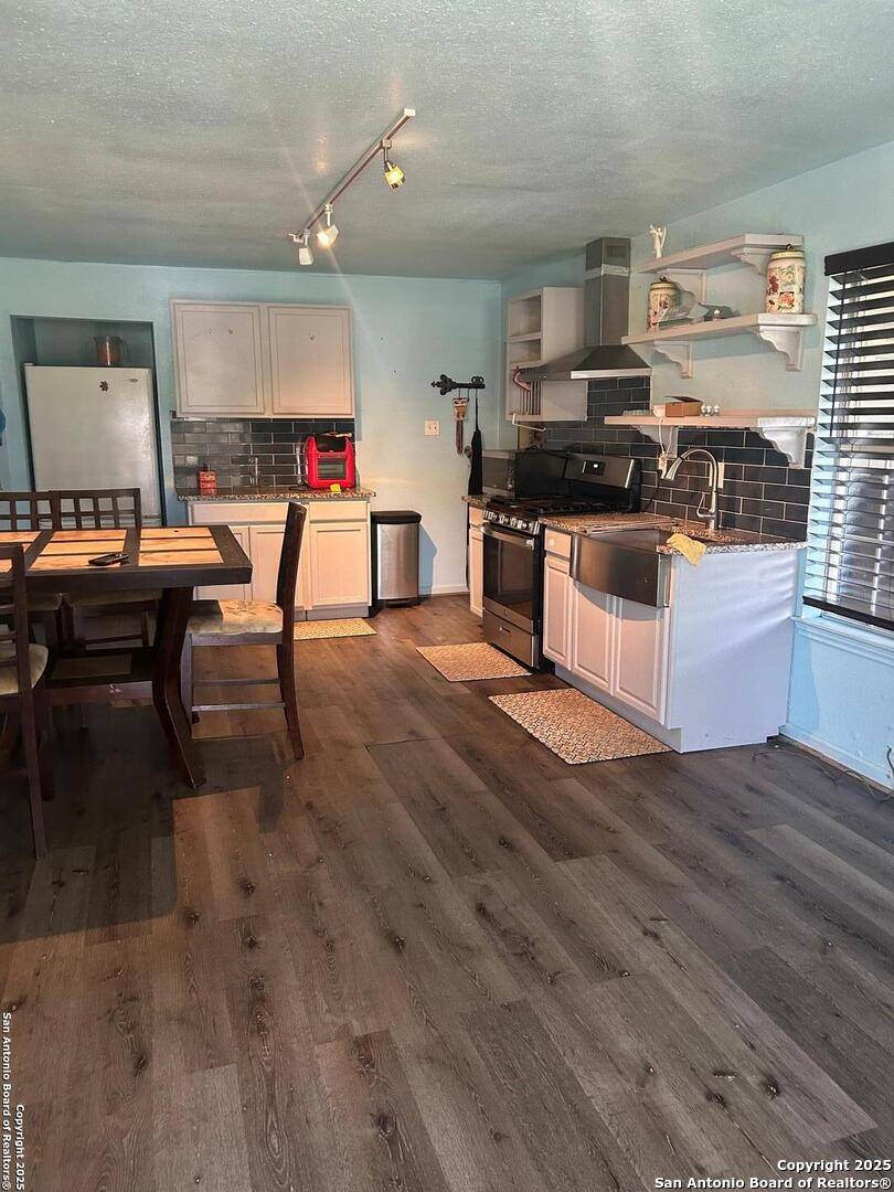 San Antonio, TX 78220,450 Sterling