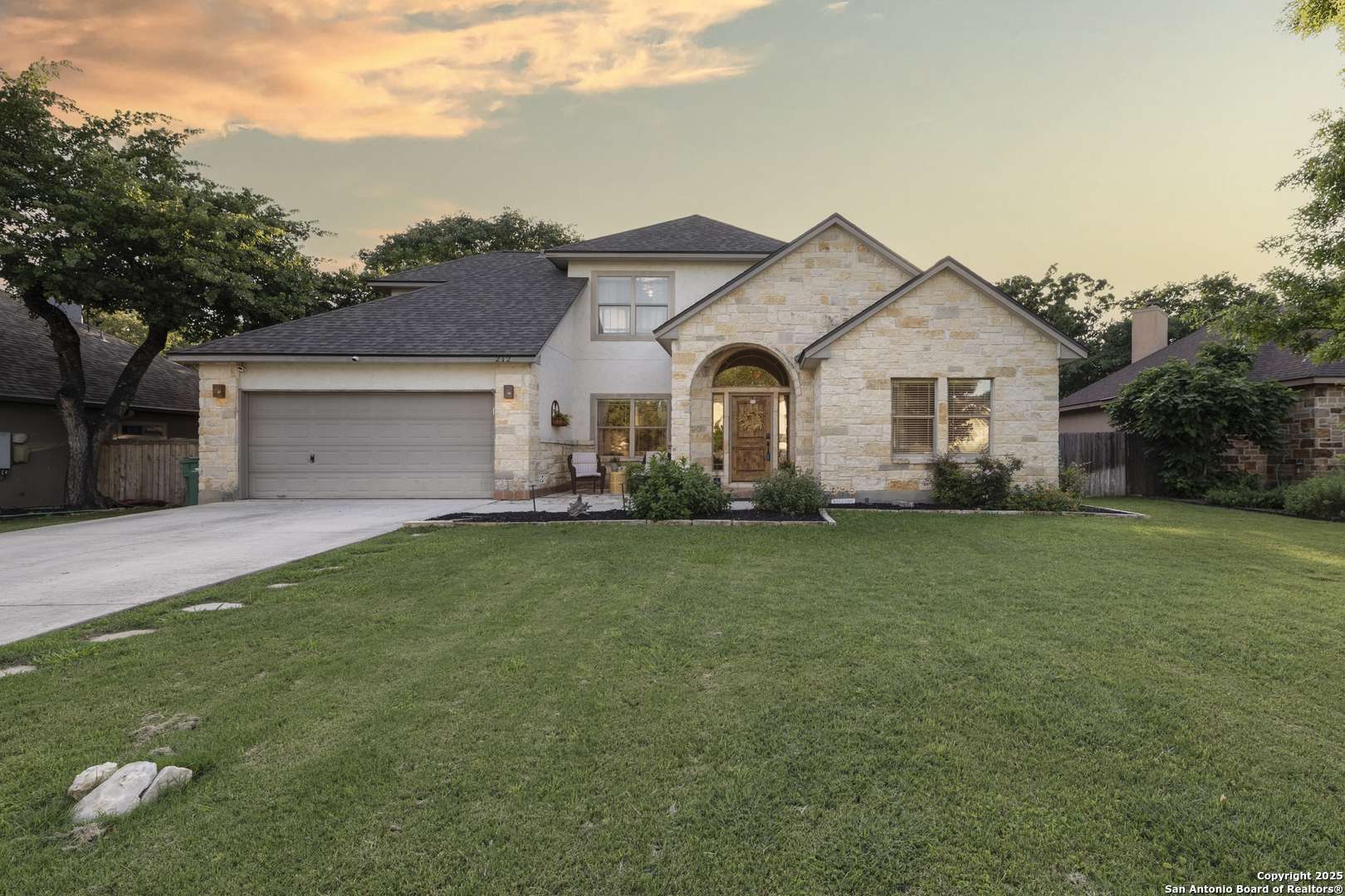 Boerne, TX 78006,212 Leather Leaf