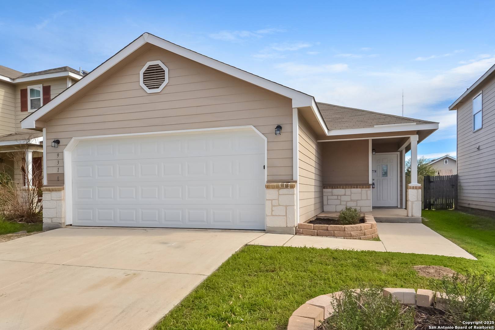 San Antonio, TX 78254,9318 Maple Silver